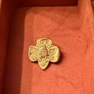 Brass vintage Girl Scouts Pin